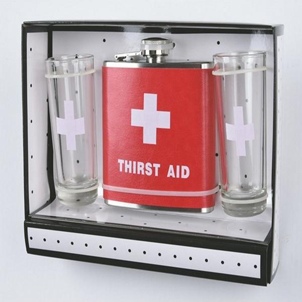 מארז מתנה פלסק ושתי צ'ייסרים "First Aid"