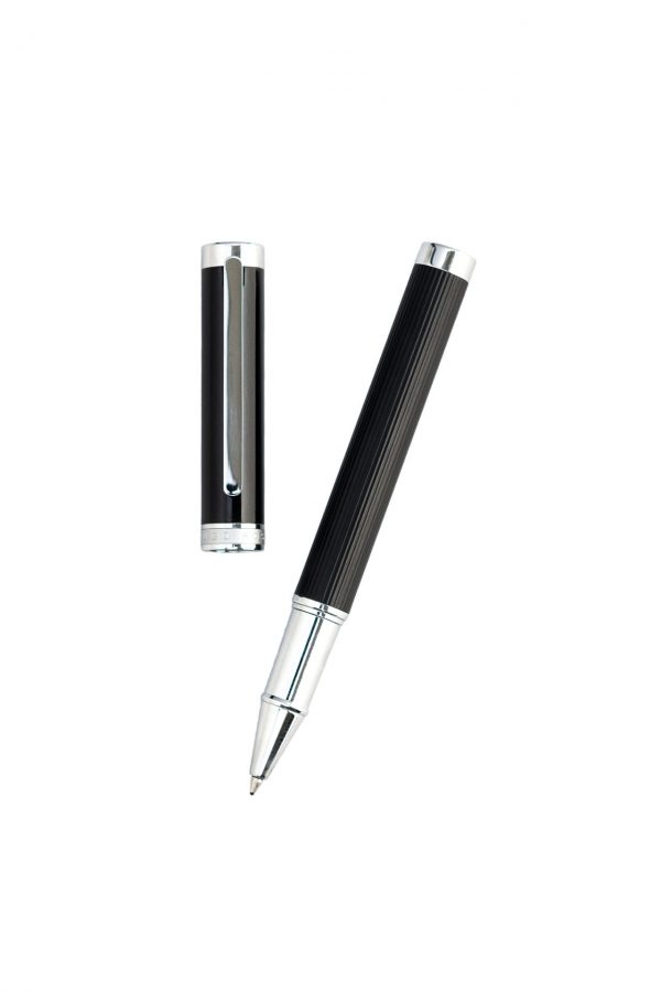 Hugo Boss עט רולר שחור עם פסים עדינים ומכסה בשחור מבריק
