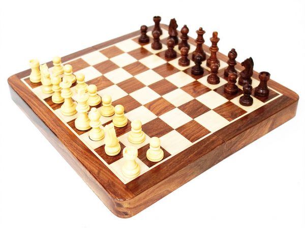 סט שחמט מתקפל, קומפקטי ומהודר מעץ רוזווד