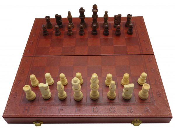 שלושה באחד: שחמט, ששבש ודמקה בינוני בדמוי עור מהודר