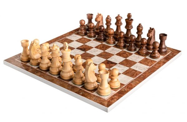 ערכת שחמט מהודרת - לוח מוקה וכלים גדולים מעץ משובח