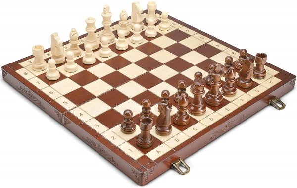 סט שחמט מתקפל מעץ עם כלי שחמט משודרגים ומאוזנים