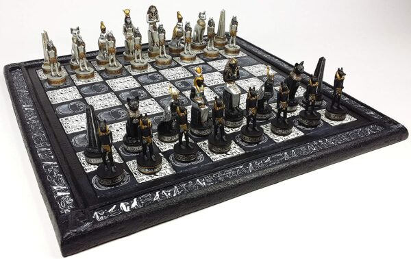 שחמט מיתולוגיה מצרית בגווני כסף וזהב - לוח הילוגריפים